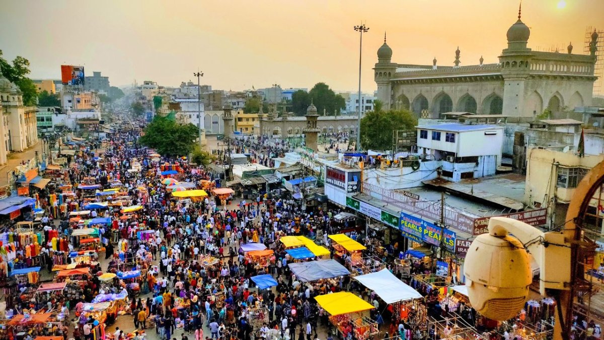 Charminar Bazaar: The Heart of Hyderabad’s Culture and Craft